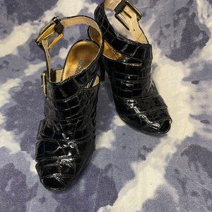 MICHAEL Kors Patent Leather Peep-Toes sz 6
